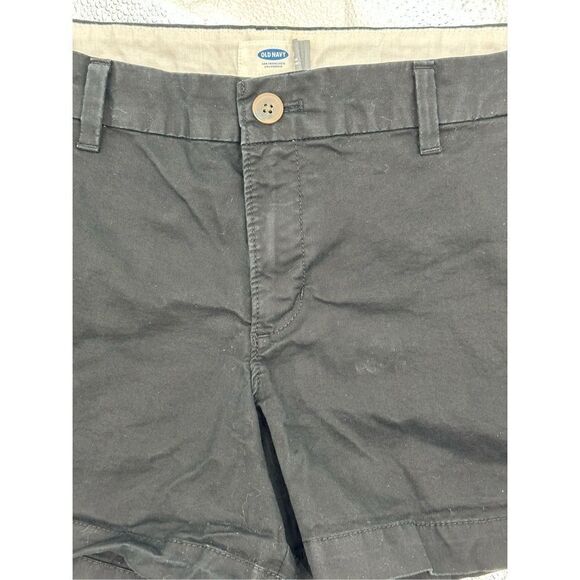 Old Navy black short shorts size 10. Has cuffs and pockets - Picture 1 of 6